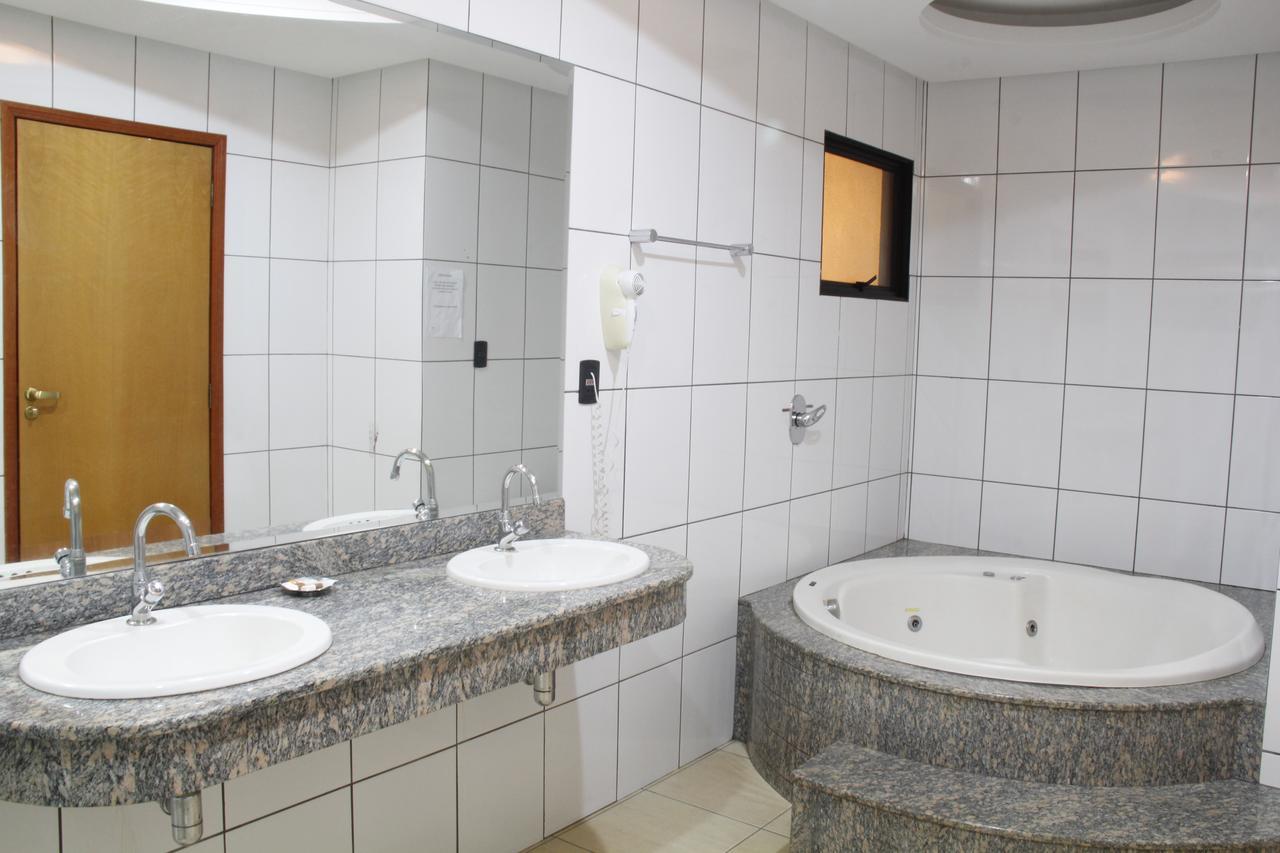 Buriti Hotel Jataí Exteriör bild